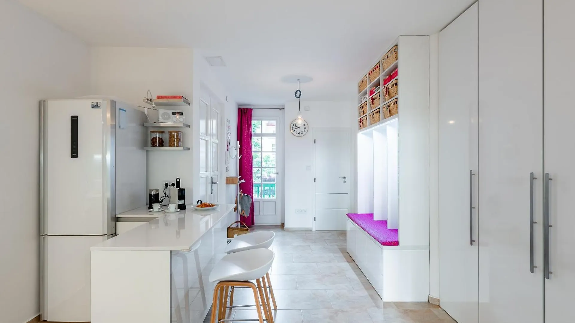 *Sunny And Stylish* Apt With Balcony Near Tv Tower Praga
